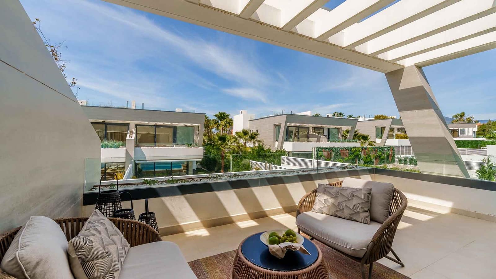 5 sypialnia Dom blizniak na sprzedaż w Puerto Banus z basenem - 2 675 000 € (Ref: 9159583)