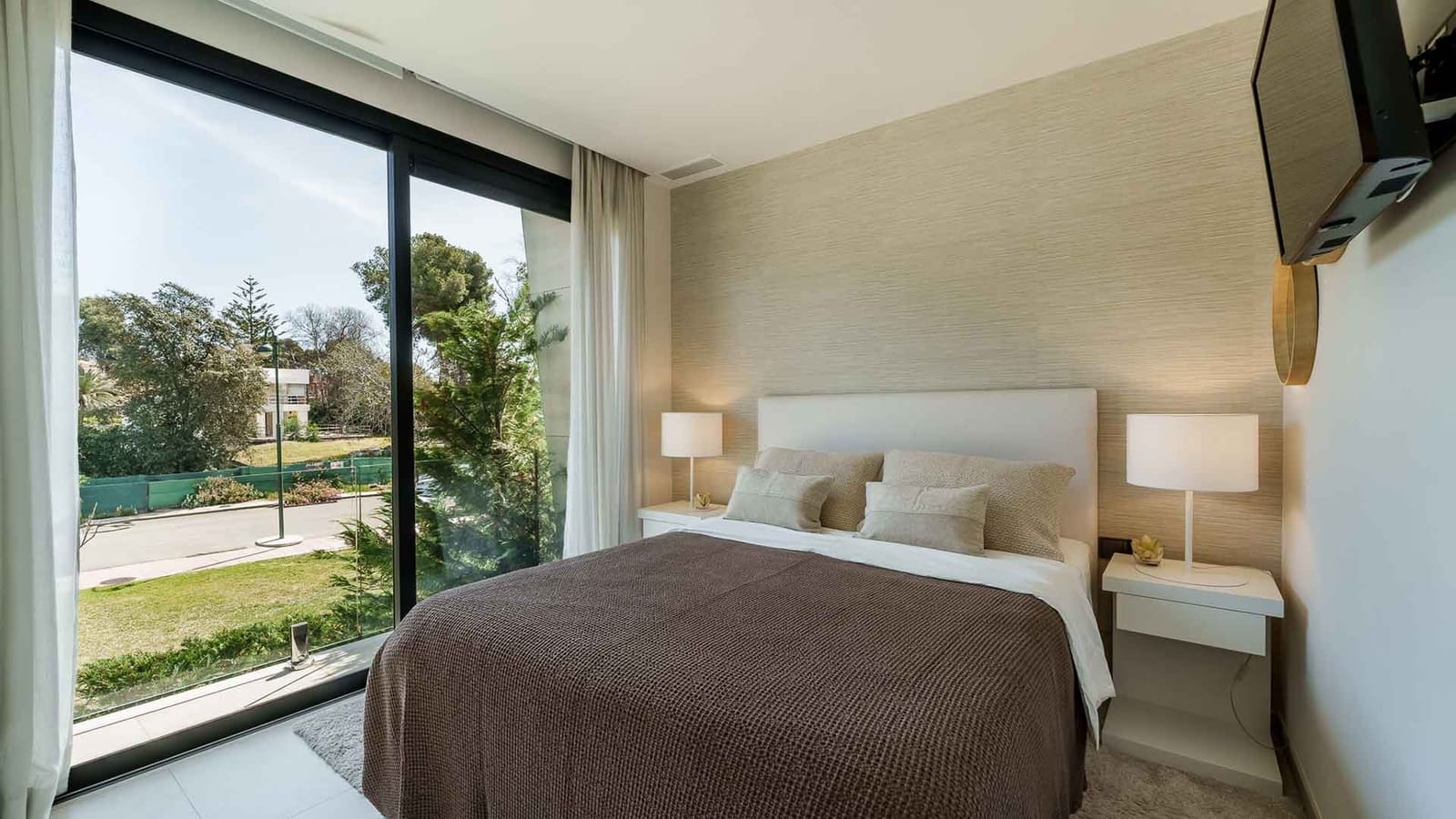 5 sypialnia Dom blizniak na sprzedaż w Puerto Banus z basenem - 2 675 000 € (Ref: 9159583)