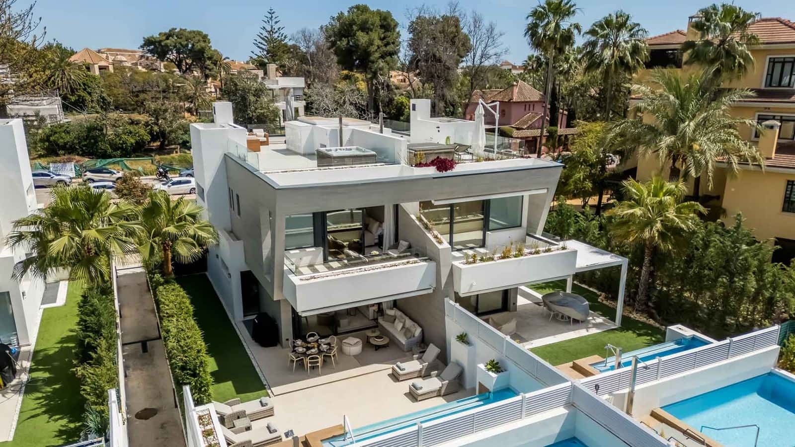 5 sypialnia Dom blizniak na sprzedaż w Puerto Banus z basenem - 2 675 000 € (Ref: 9159583)