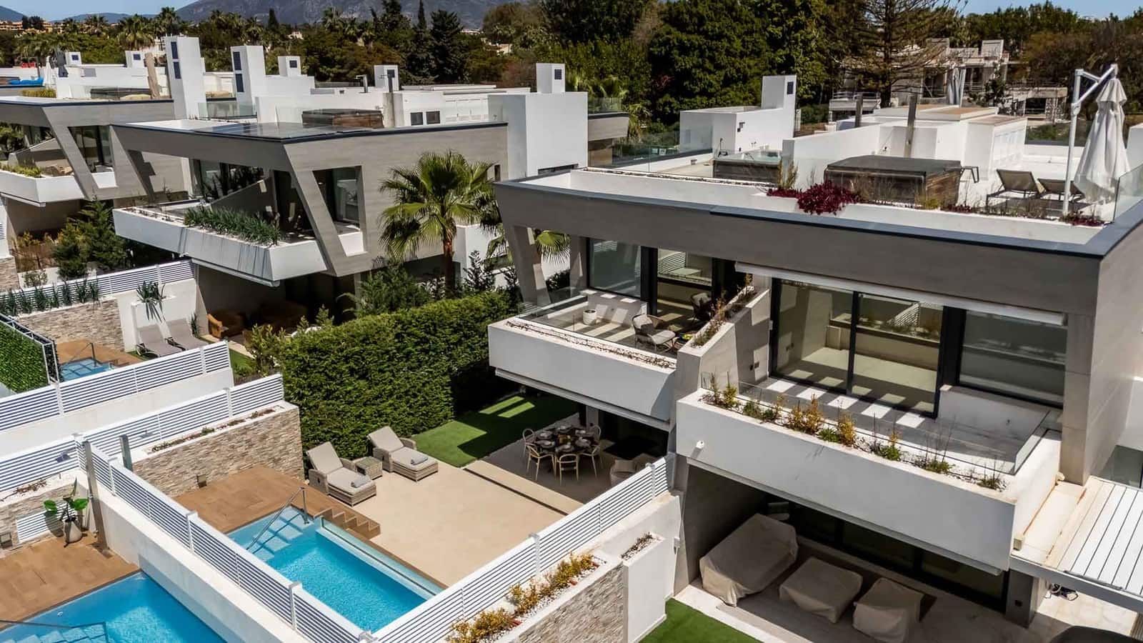 5 sypialnia Dom blizniak na sprzedaż w Puerto Banus z basenem - 2 675 000 € (Ref: 9159583)