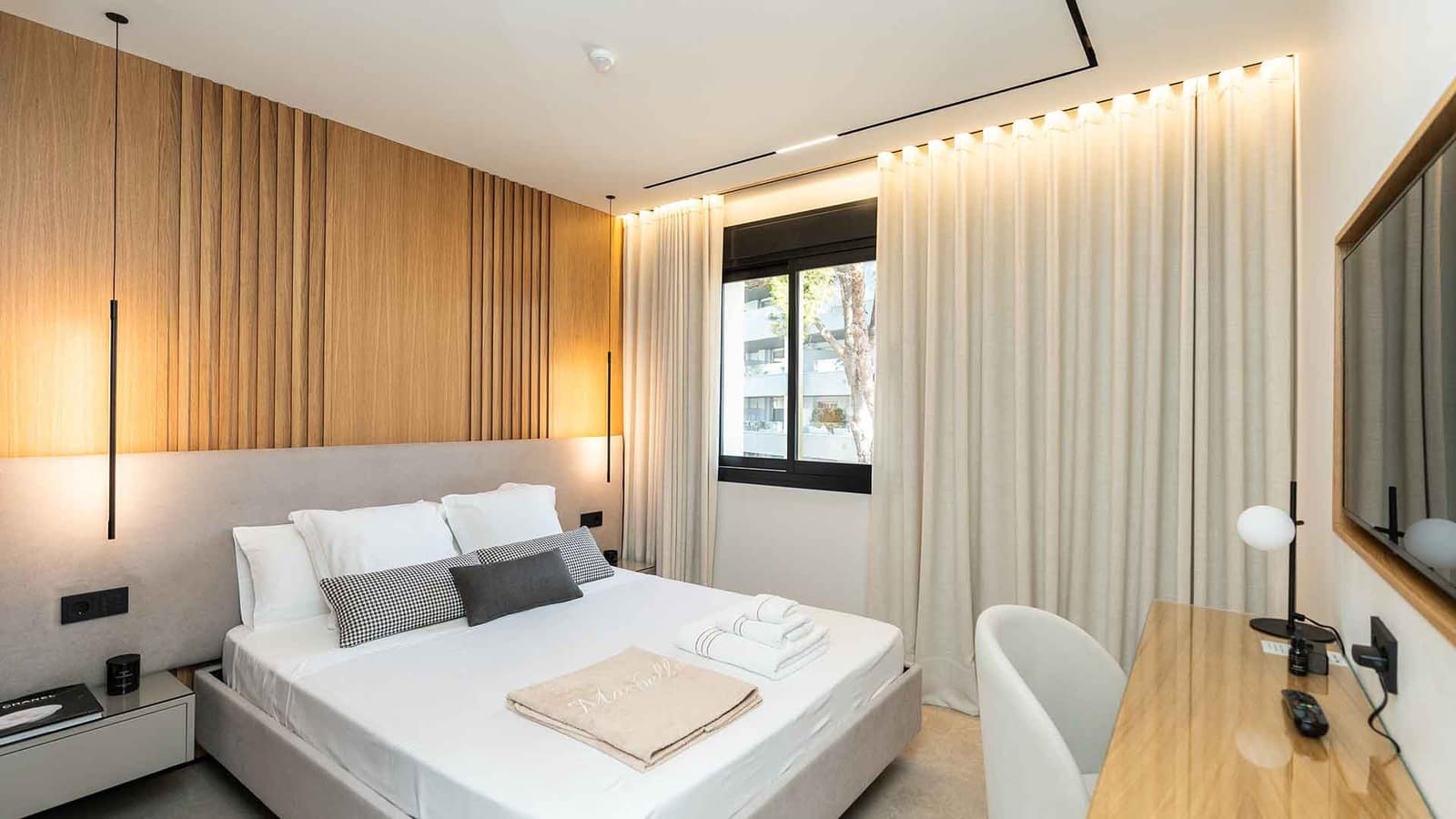 2 soveværelse Lejlighed til salg i Nueva Andalucia med swimmingpool - € 750.000 (Ref: 9162369)