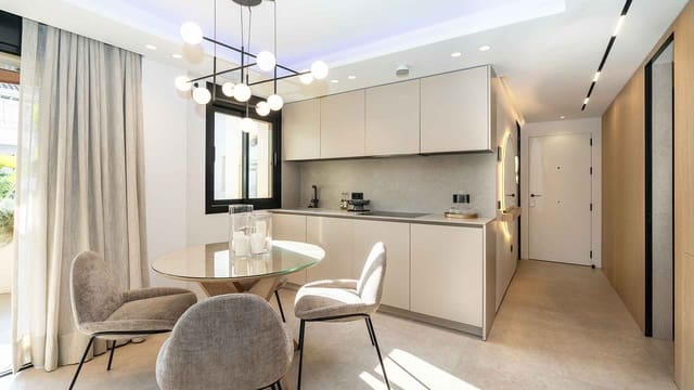 2 chambre Appartement à vendre à Nueva Andalucía Centro, Marbella avec piscine - 750 000 € (Ref: 9162369)