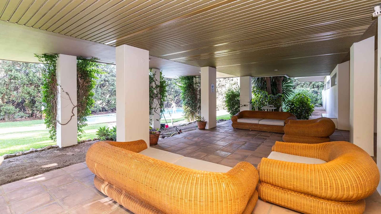 2 soveværelse Lejlighed til salg i Nueva Andalucia med swimmingpool - € 750.000 (Ref: 9162369)