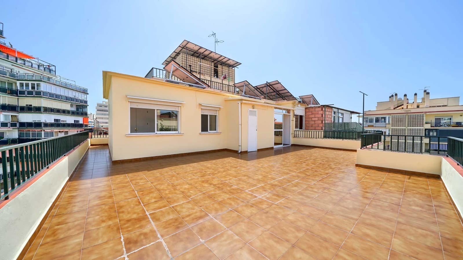 2 sovrum Takvåning till salu i Marbella - 450 000 € (Ref: 9163920)