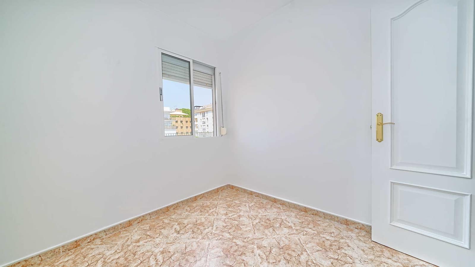 2 sovrum Takvåning till salu i Marbella - 450 000 € (Ref: 9163920)