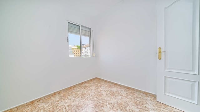 2 soverom Penthouse til salgs i Playa Bajadilla - Puertos, Marbella - € 450 000 (Ref: 9163920)