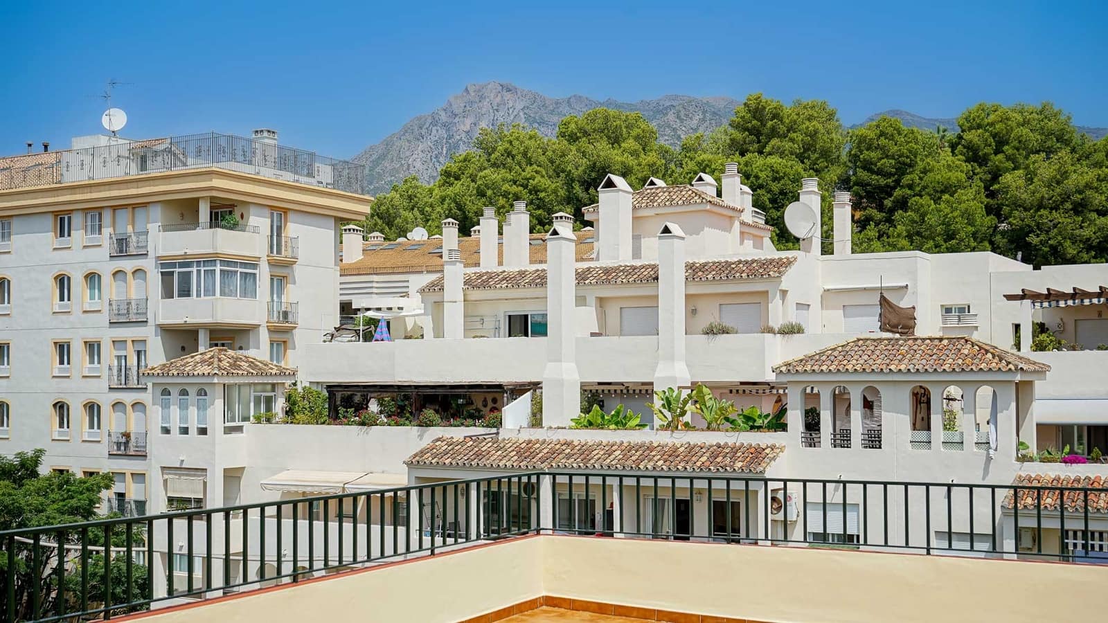 2 sovrum Takvåning till salu i Marbella - 450 000 € (Ref: 9163920)