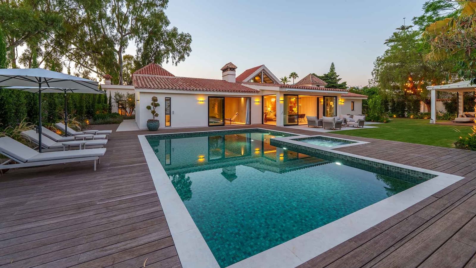 5 sypialnia Willa na sprzedaż w San Pedro de Alcantara z basenem - 6 500 000 € (Ref: 9174596)