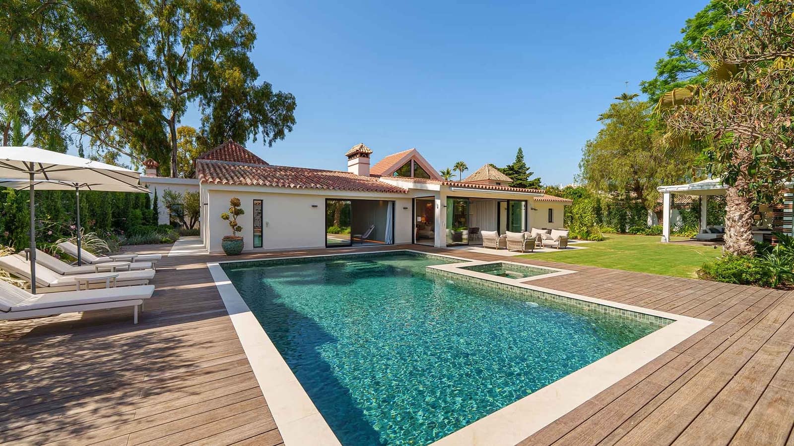 5 sypialnia Willa na sprzedaż w San Pedro de Alcantara z basenem - 6 500 000 € (Ref: 9174596)