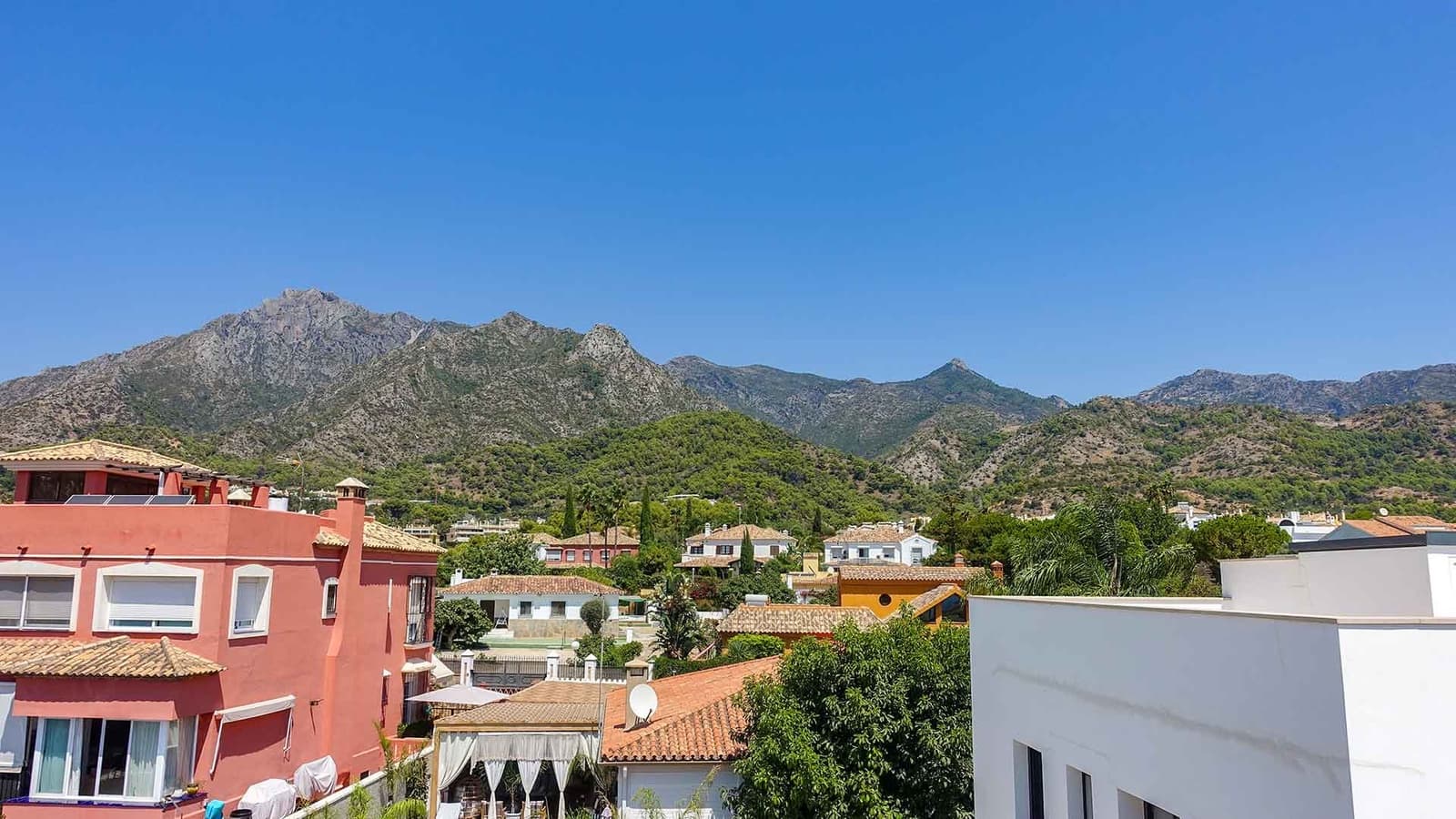 5 soverom Villa til salgs i Marbella med svømmebasseng - € 2 500 000 (Ref: 9176535)