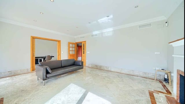 4 soveværelse Villa til salg i Santa Clara, Marbella med swimmingpool - € 1.700.000 (Ref: 9181125)