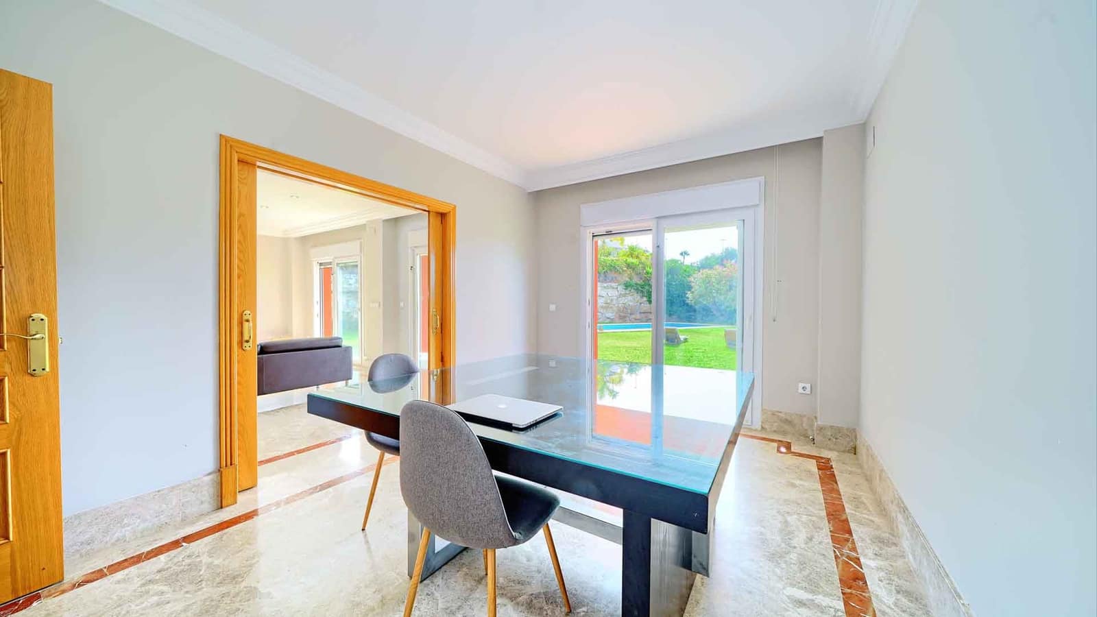 4 soveværelse Villa til salg i Marbella med swimmingpool - € 1.700.000 (Ref: 9181125)