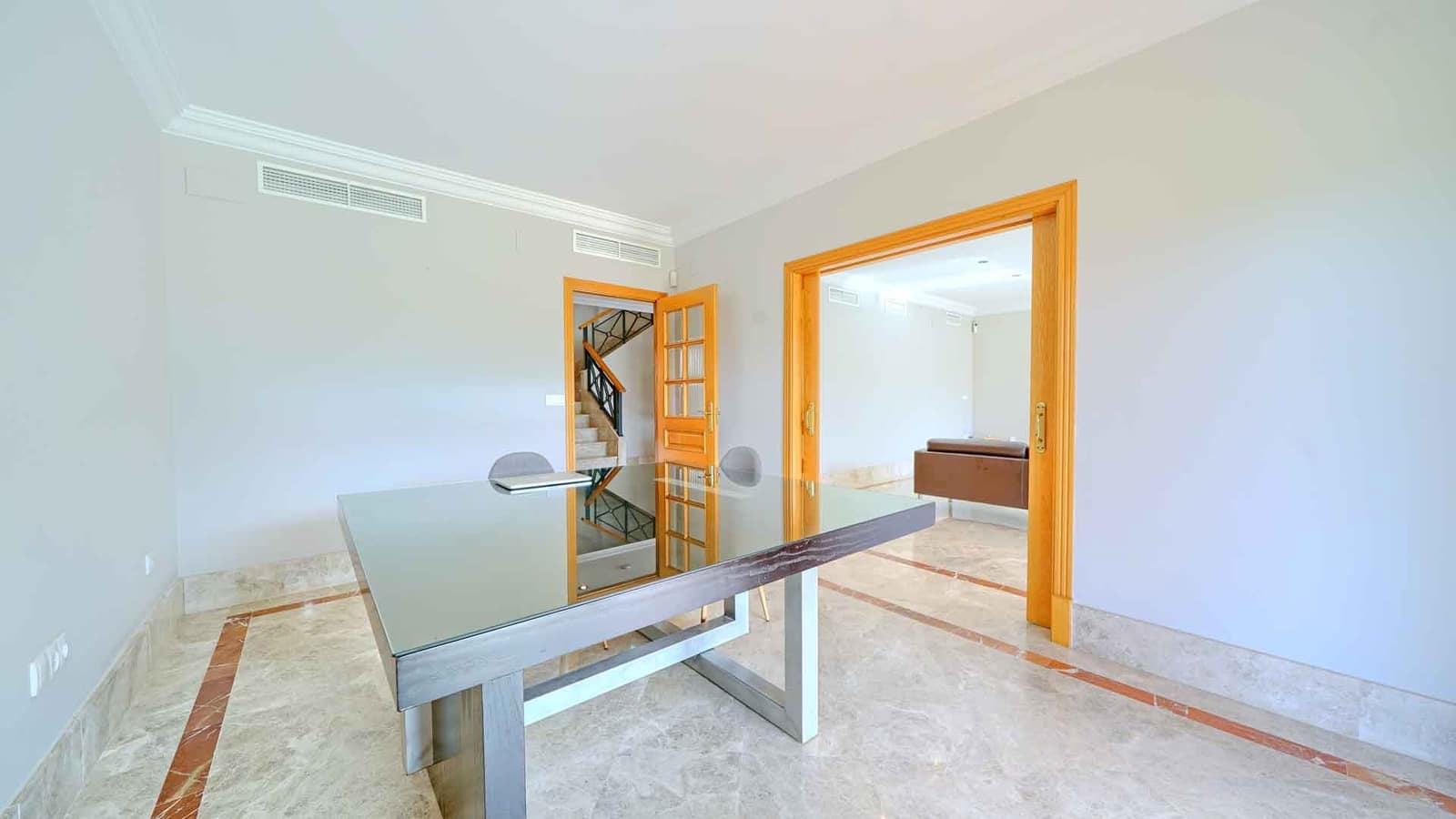 4 soveværelse Villa til salg i Marbella med swimmingpool - € 1.700.000 (Ref: 9181125)