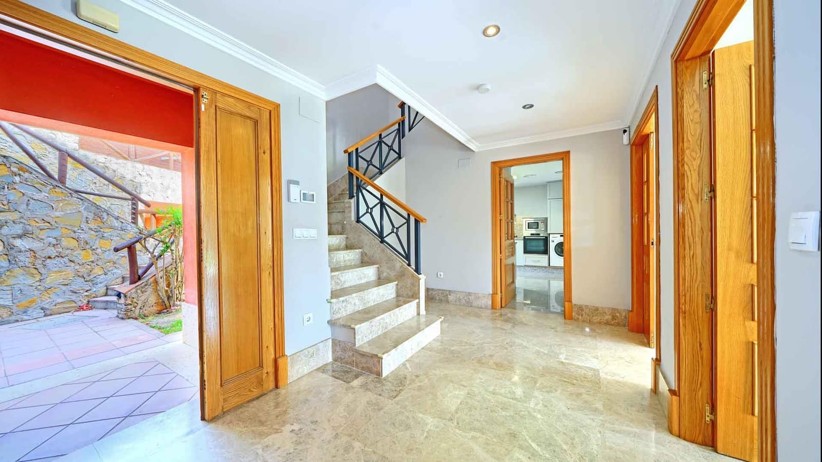 4 soveværelse Villa til salg i Marbella med swimmingpool - € 1.700.000 (Ref: 9181125)