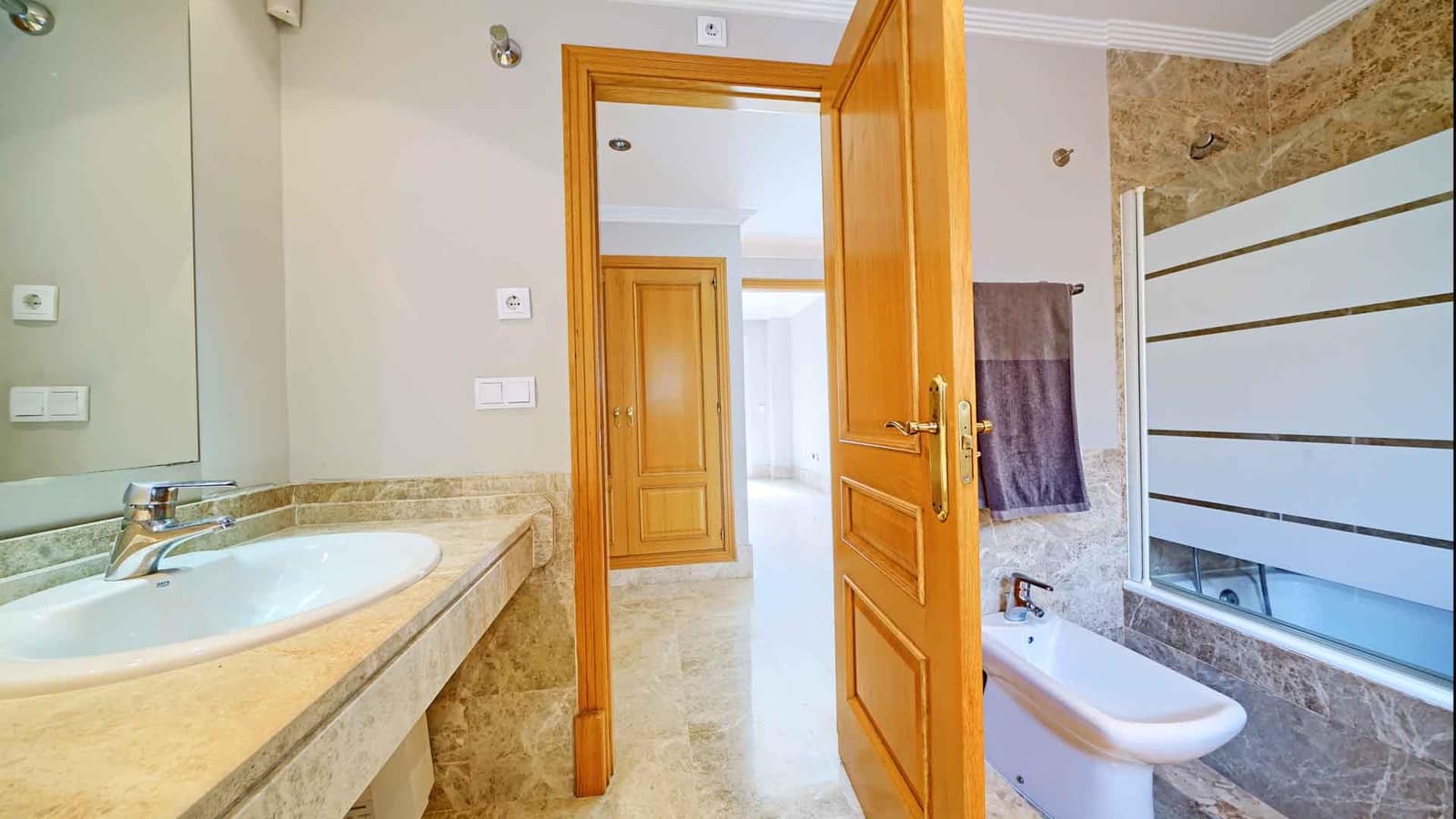 4 soveværelse Villa til salg i Marbella med swimmingpool - € 1.700.000 (Ref: 9181125)