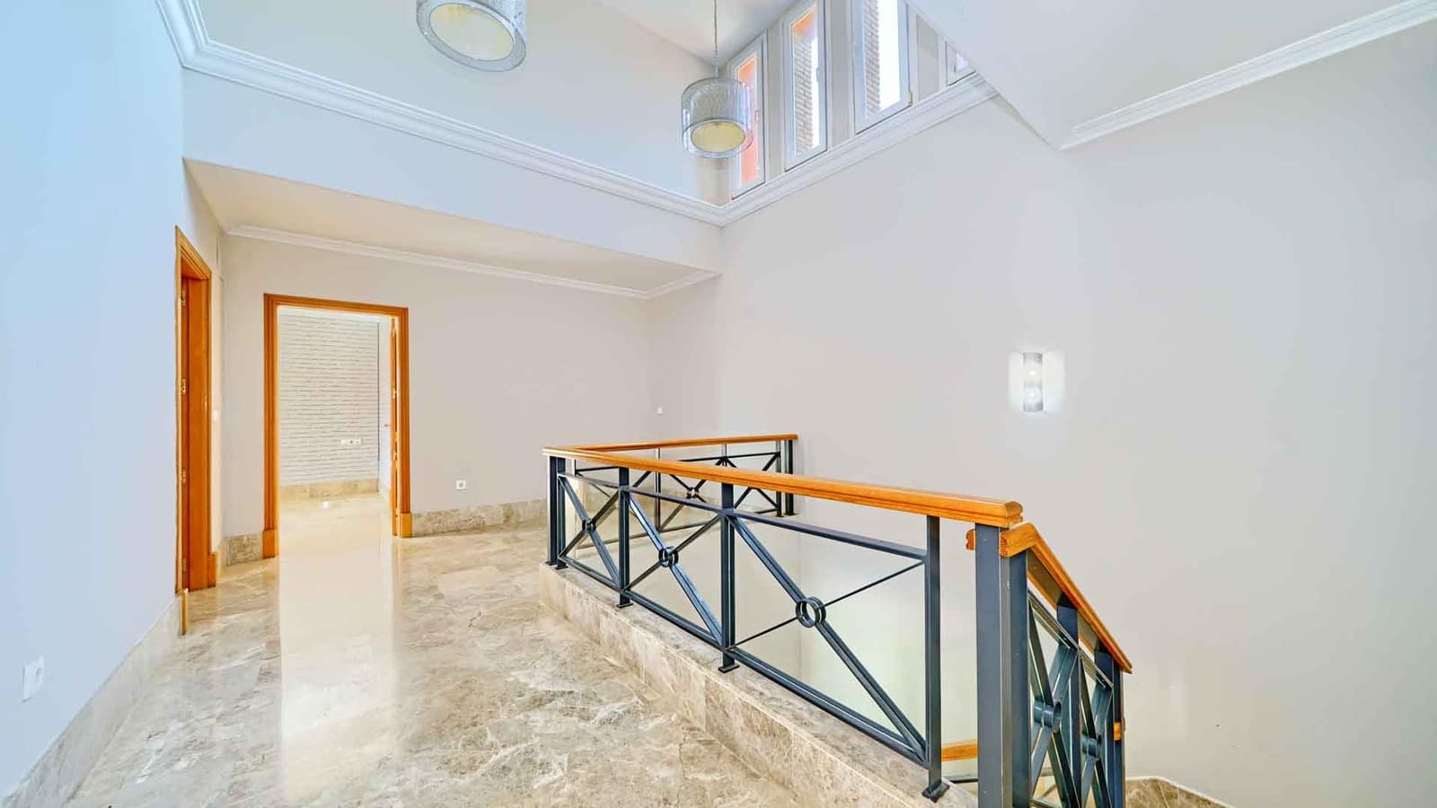 4 soveværelse Villa til salg i Marbella med swimmingpool - € 1.700.000 (Ref: 9181125)