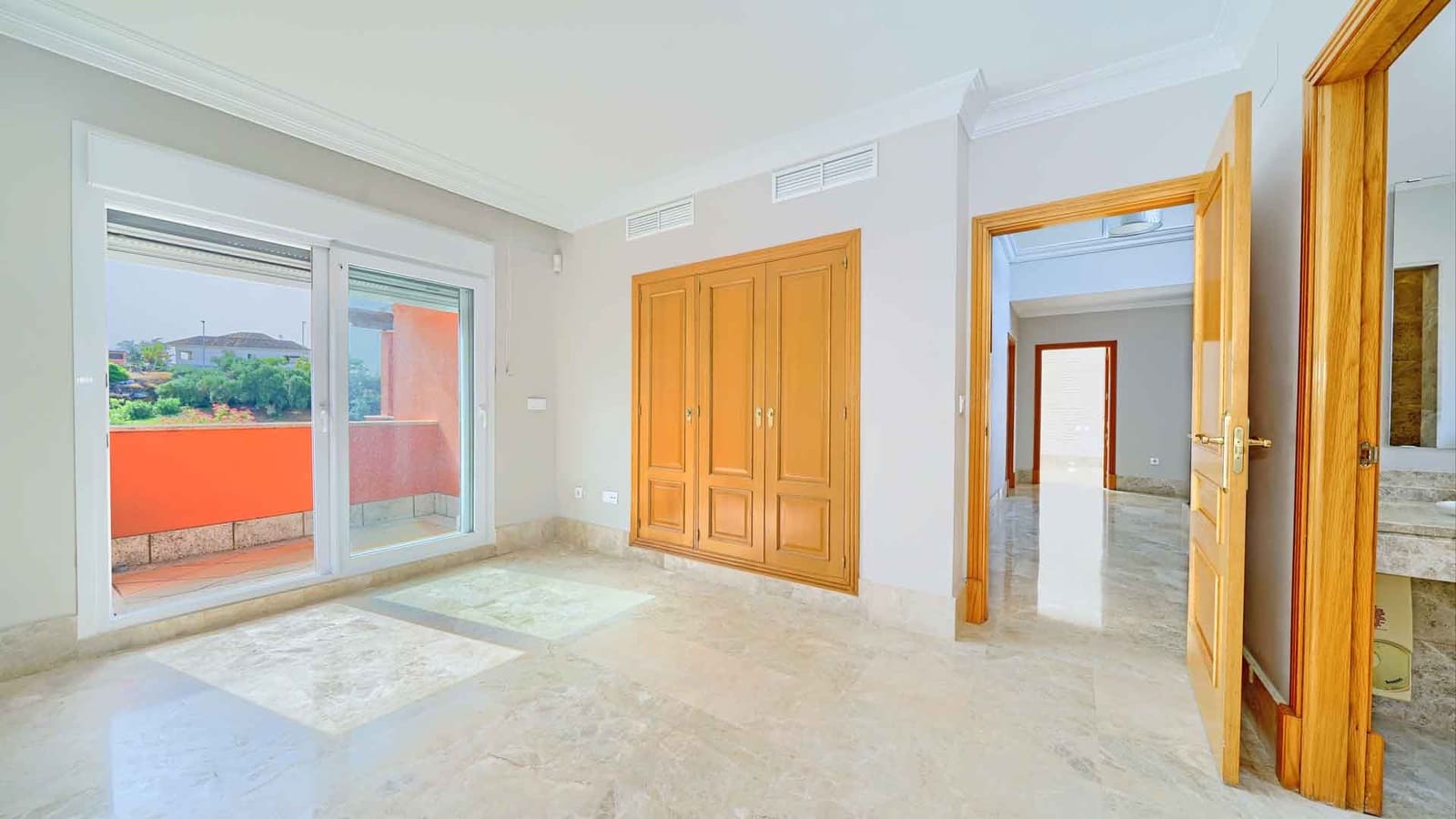 4 soveværelse Villa til salg i Marbella med swimmingpool - € 1.700.000 (Ref: 9181125)