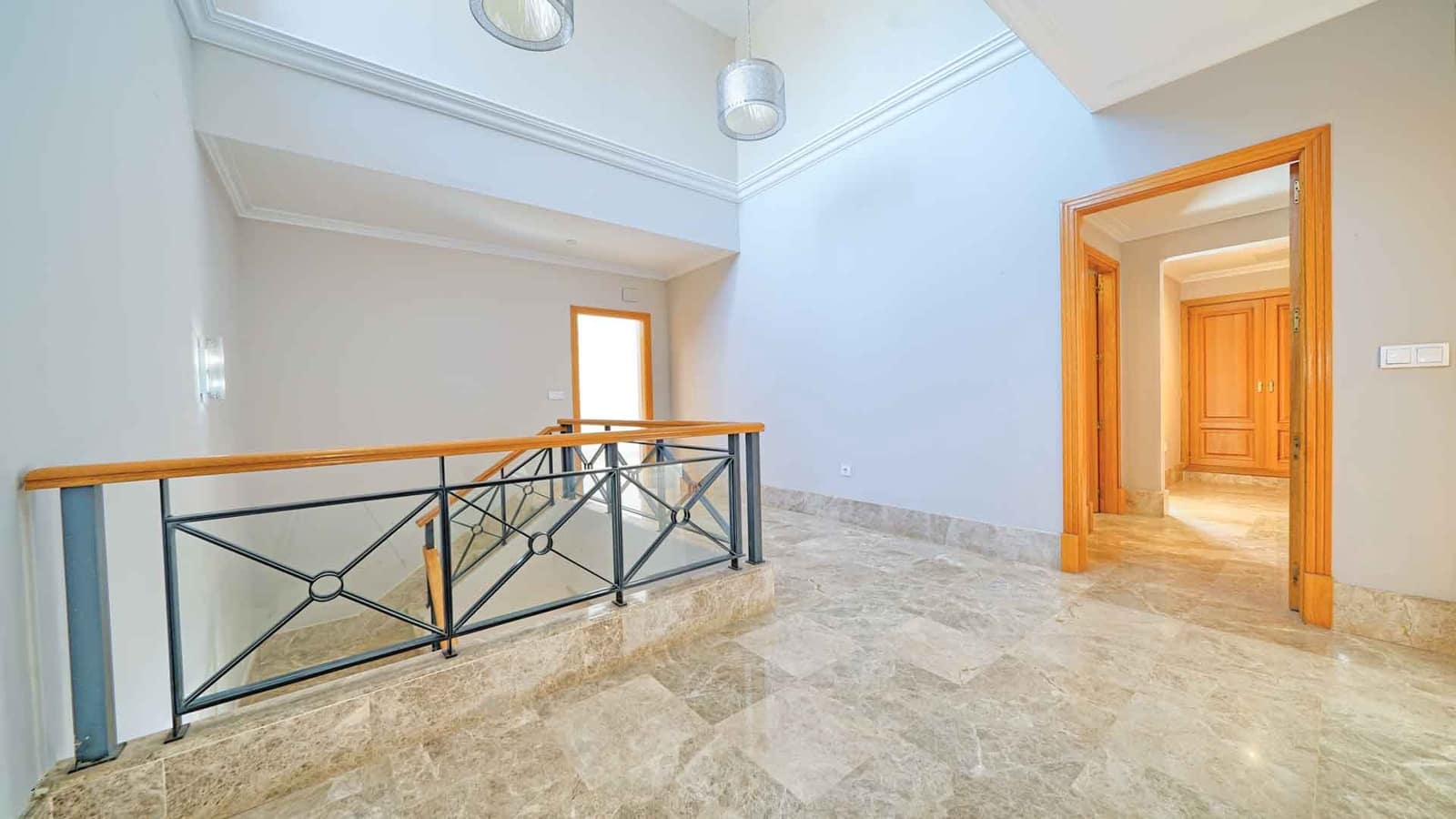 4 soveværelse Villa til salg i Marbella med swimmingpool - € 1.700.000 (Ref: 9181125)