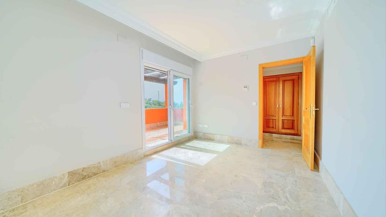 4 soveværelse Villa til salg i Marbella med swimmingpool - € 1.700.000 (Ref: 9181125)