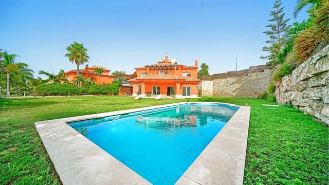 4 soveværelse Villa til salg i Santa Clara, Marbella med swimmingpool - € 1.700.000 (Ref: 9181125)