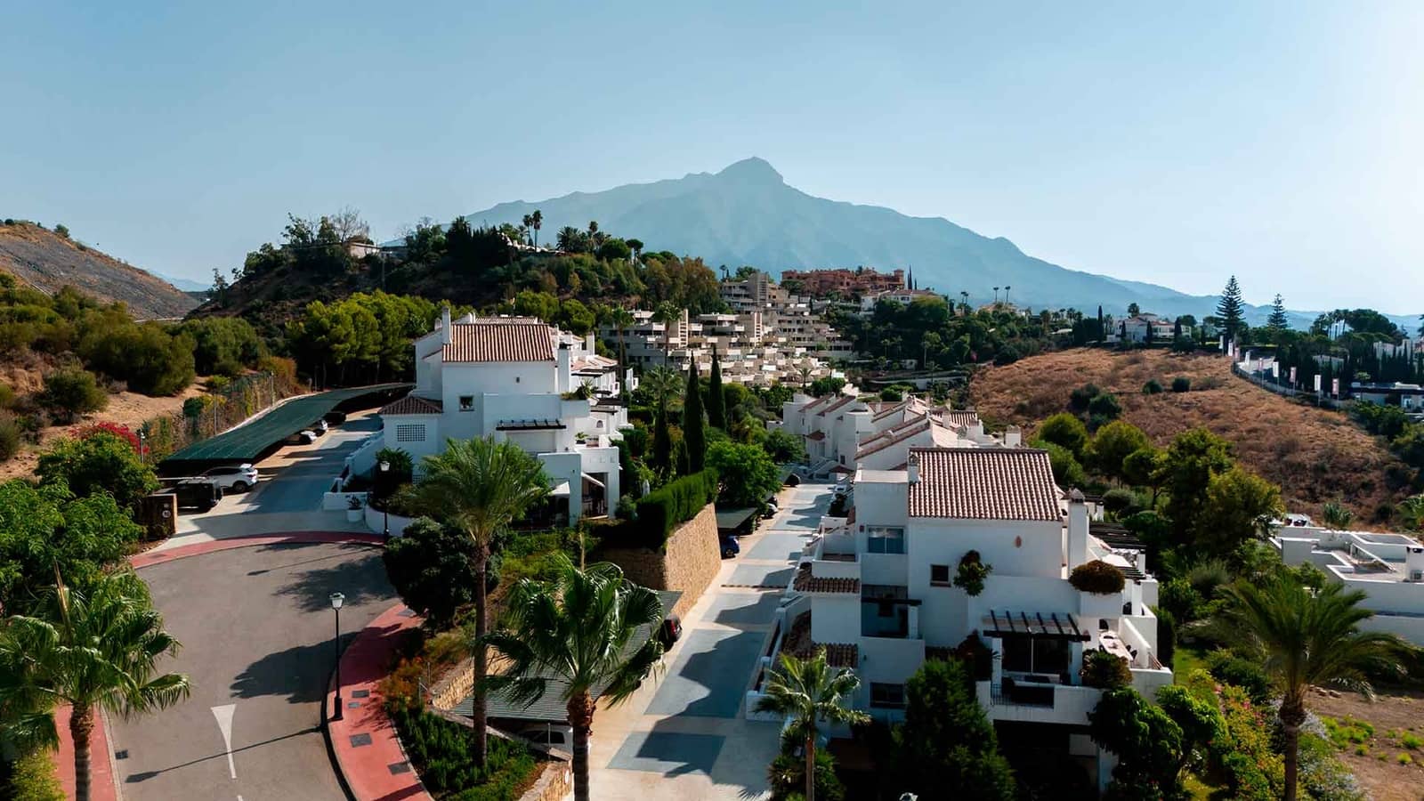 3 sovrum Takvåning till salu i Nueva Andalucia med pool - 1 795 000 € (Ref: 9181126)