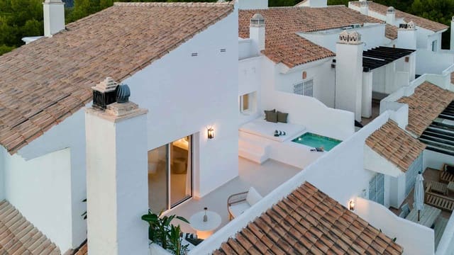 3 chambre Penthouse à vendre à Nueva Andalucía Centro, Marbella avec piscine - 1 795 000 € (Ref: 9181126)