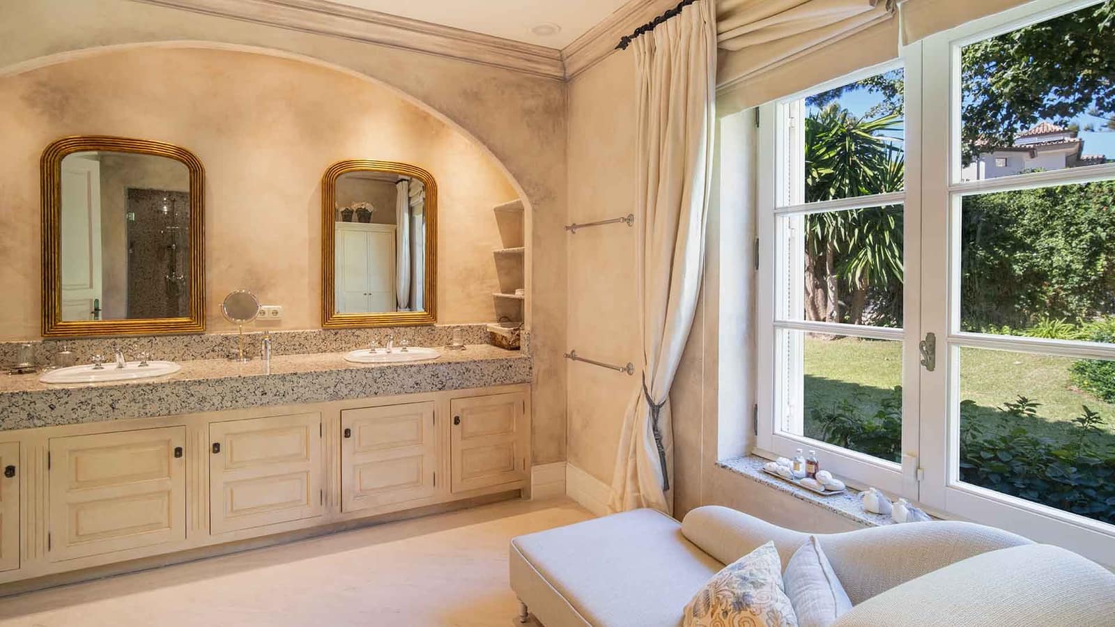 5 soveværelse Villa til salg i Golden Mile med swimmingpool - € 13.800.000 (Ref: 9181127)