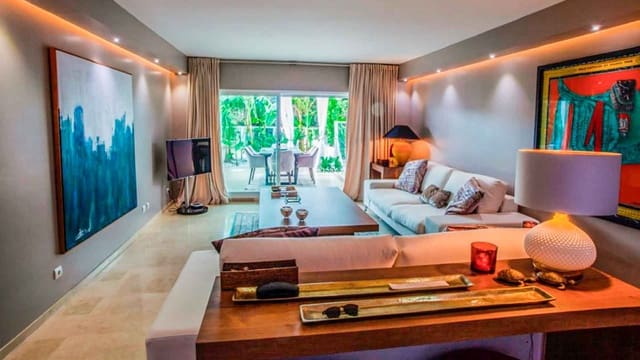 2 soverom Leilighet til salgs i Lomas De Marbella, Marbella med svømmebasseng - € 795 000 (Ref: 9181128)