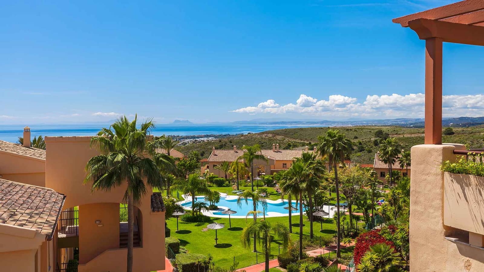 3 sypialnia Penthouse na sprzedaż w Benahavis z basenem - 795 000 € (Ref: 9181129)