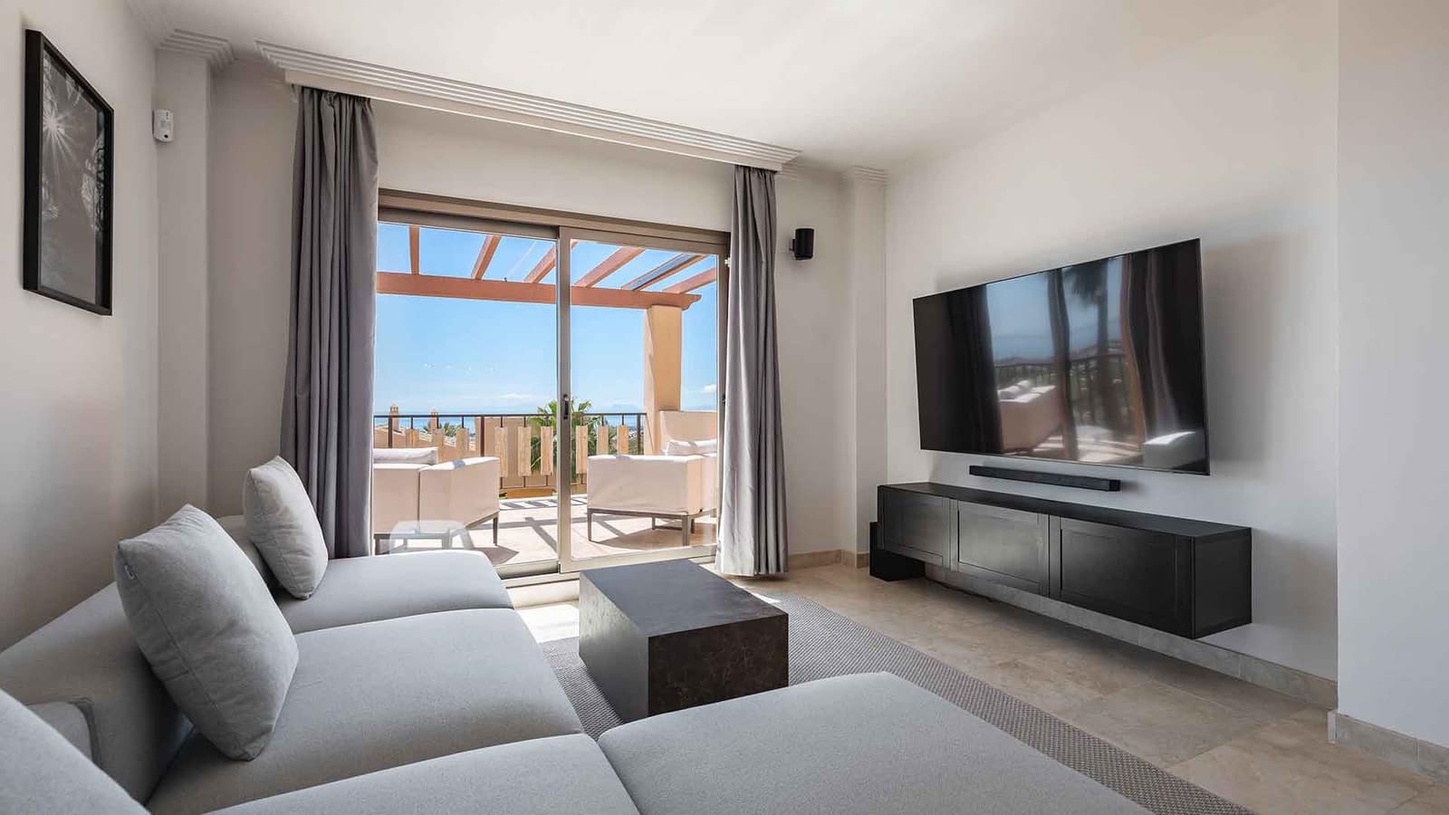 3 sypialnia Penthouse na sprzedaż w Benahavis z basenem - 795 000 € (Ref: 9181129)