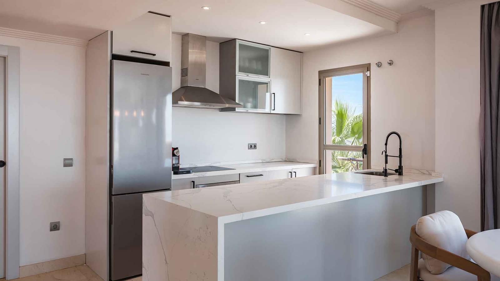 3 sypialnia Penthouse na sprzedaż w Benahavis z basenem - 795 000 € (Ref: 9181129)