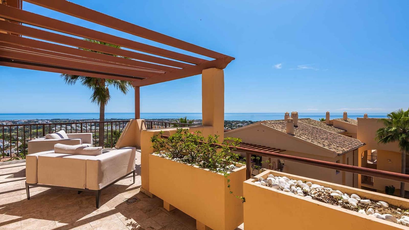 3 sypialnia Penthouse na sprzedaż w Benahavis z basenem - 795 000 € (Ref: 9181129)