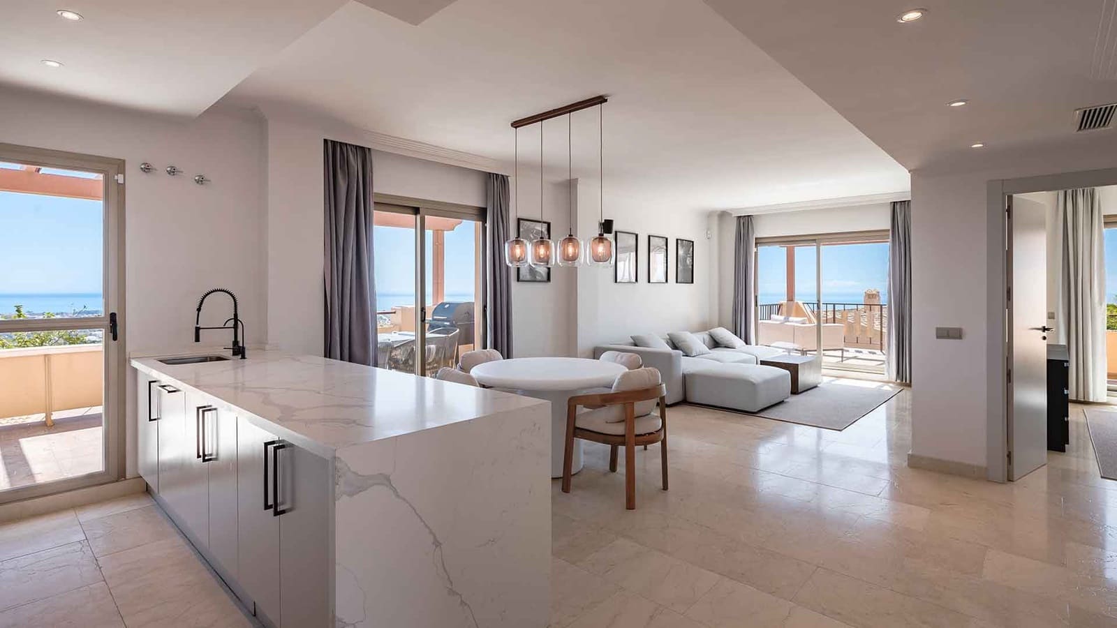 3 sypialnia Penthouse na sprzedaż w Benahavis z basenem - 795 000 € (Ref: 9181129)