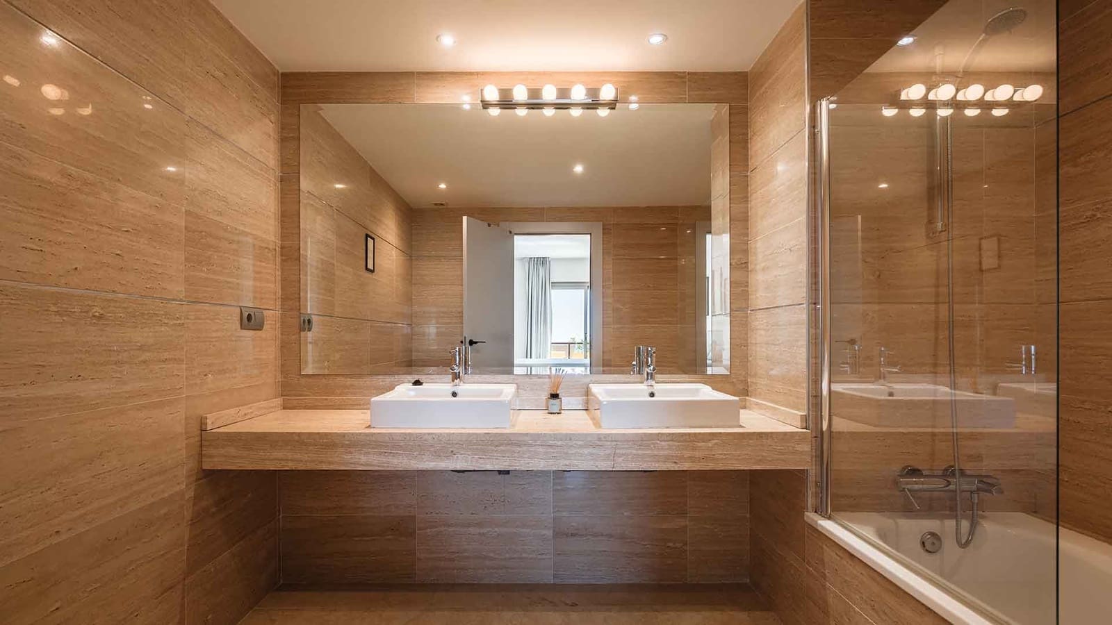 3 sypialnia Penthouse na sprzedaż w Benahavis z basenem - 795 000 € (Ref: 9181129)