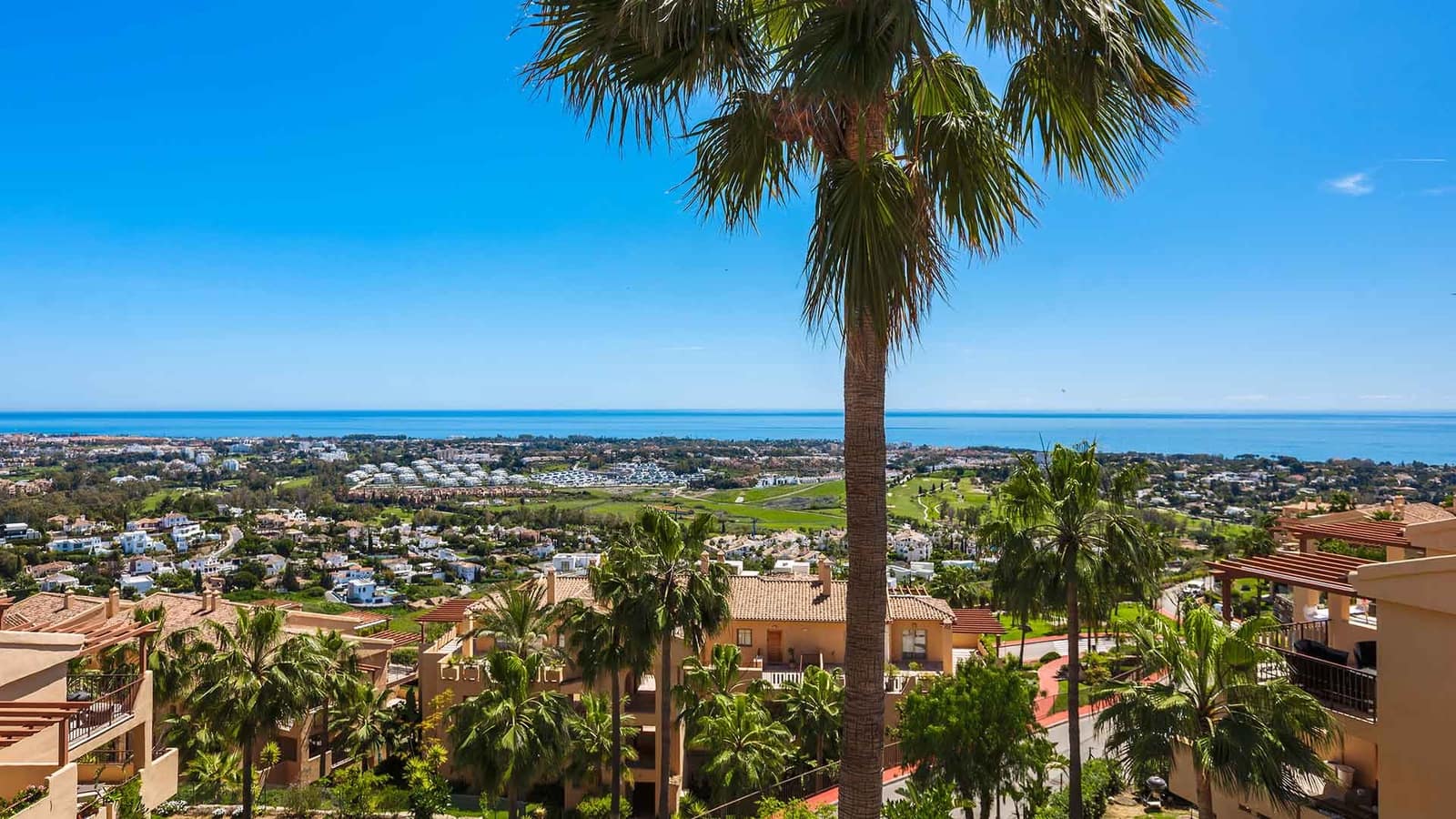 3 sypialnia Penthouse na sprzedaż w Benahavis z basenem - 795 000 € (Ref: 9181129)