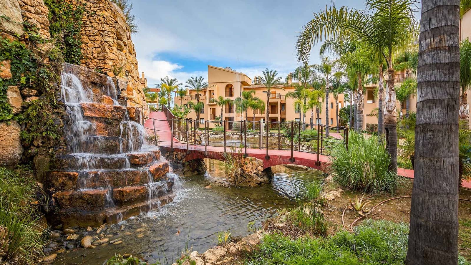 3 sypialnia Penthouse na sprzedaż w Benahavis z basenem - 795 000 € (Ref: 9181129)