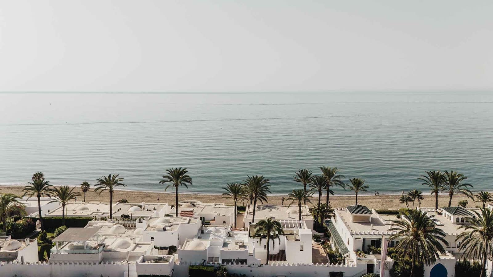 3 soveværelse Semi-Rækkehus til salg i Golden Mile med swimmingpool - € 5.995.000 (Ref: 9195682)