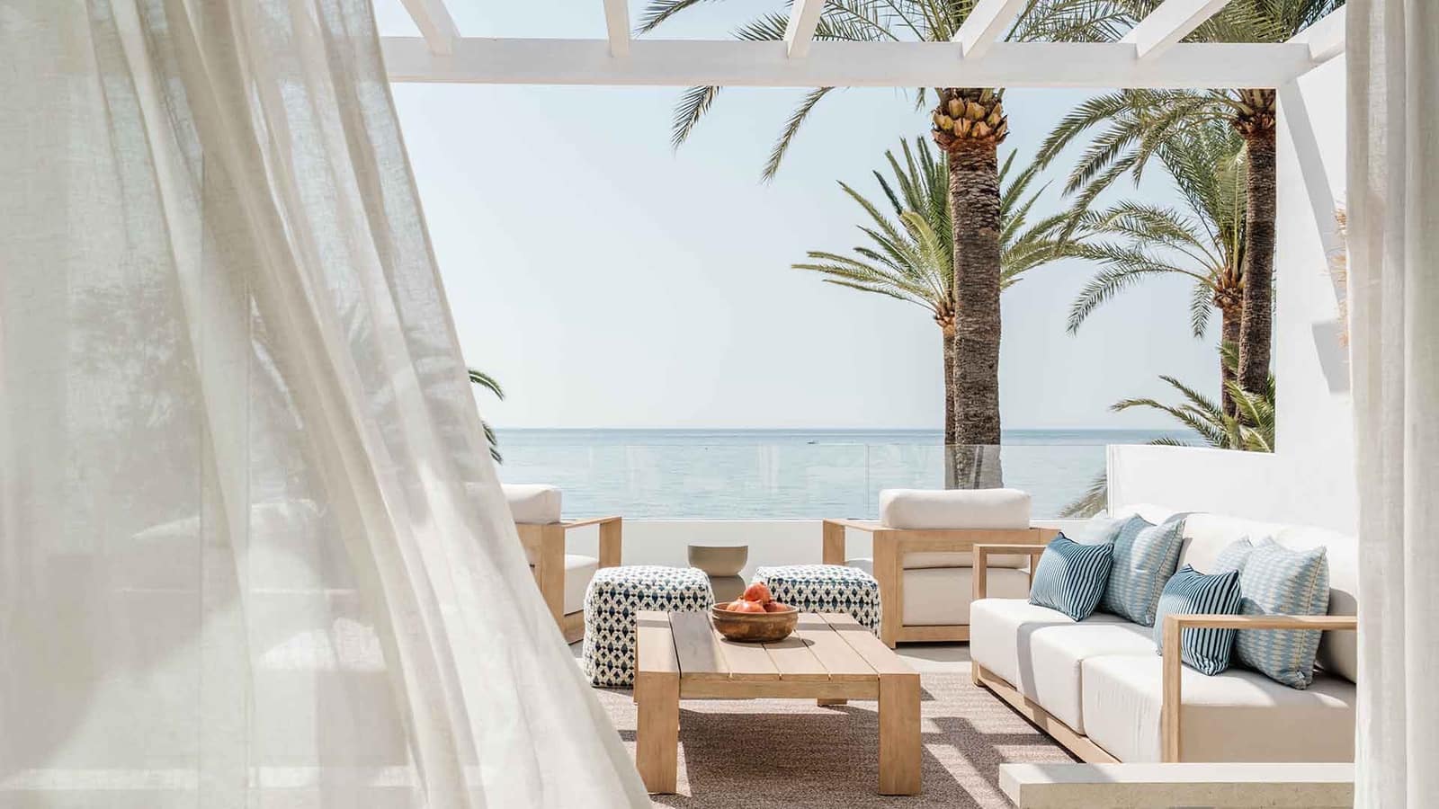 3 soveværelse Semi-Rækkehus til salg i Golden Mile med swimmingpool - € 5.995.000 (Ref: 9195682)