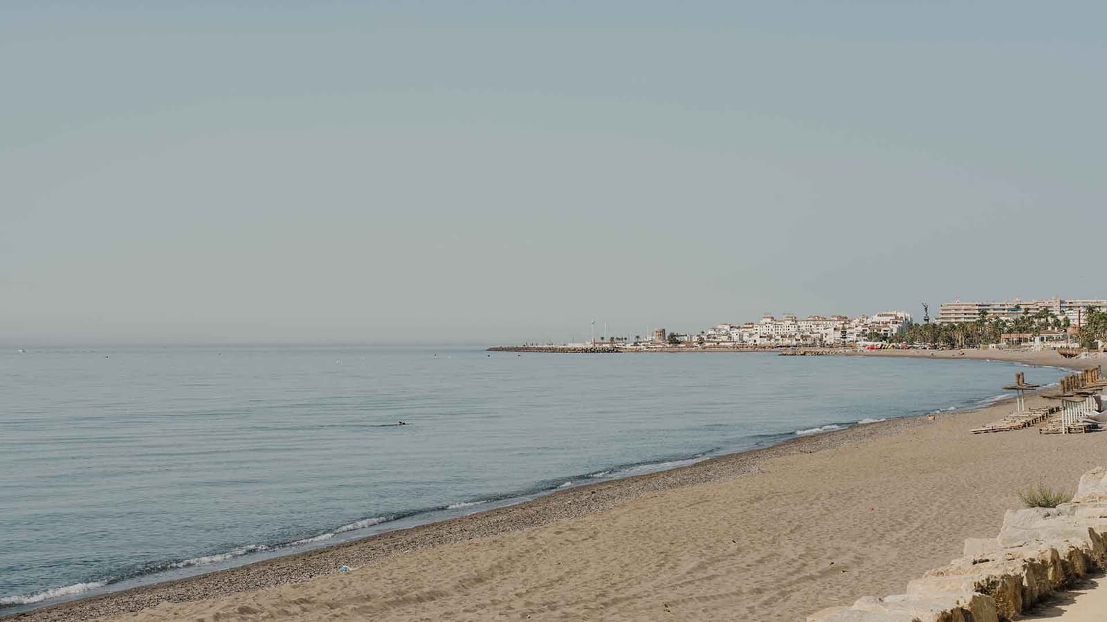 3 soveværelse Semi-Rækkehus til salg i Golden Mile med swimmingpool - € 5.995.000 (Ref: 9195682)