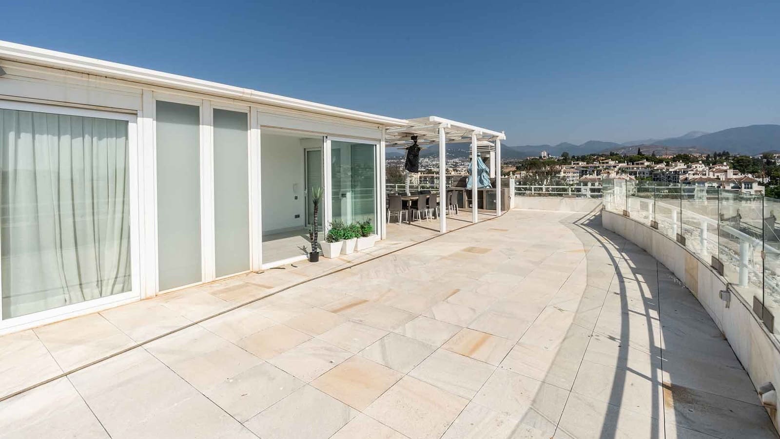 9 soveværelse Penthouse til salg i Puerto Banus med swimmingpool - € 4.000.000 (Ref: 9204687)