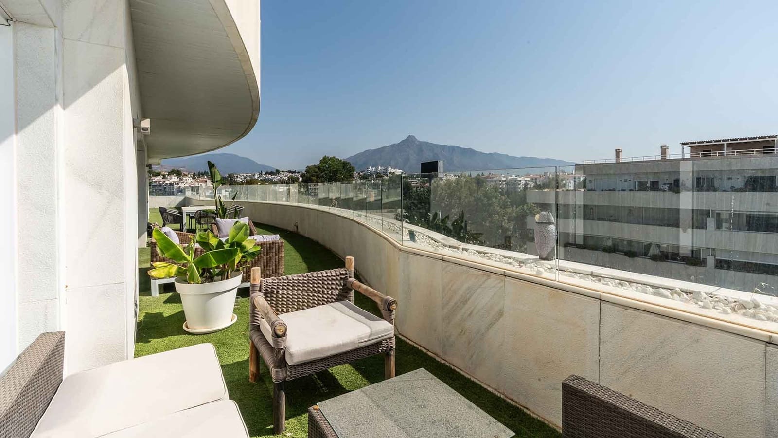 9 soveværelse Penthouse til salg i Puerto Banus med swimmingpool - € 4.000.000 (Ref: 9204687)