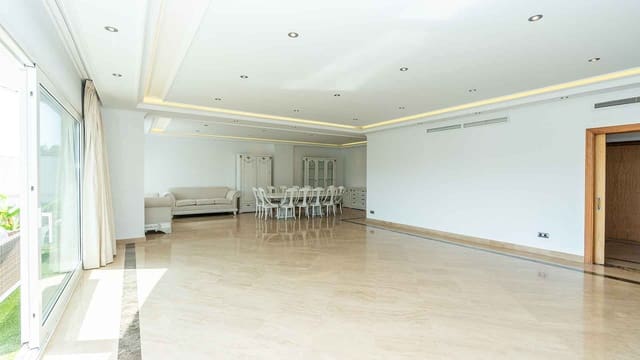 9 soveværelse Penthouse til salg i Puerto Banus, Marbella med swimmingpool - € 4.000.000 (Ref: 9204687)