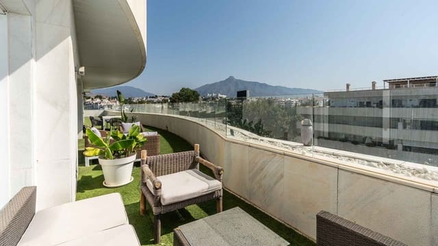 9 soveværelse Penthouse til salg i Puerto Banus, Marbella med swimmingpool - € 4.000.000 (Ref: 9204687)