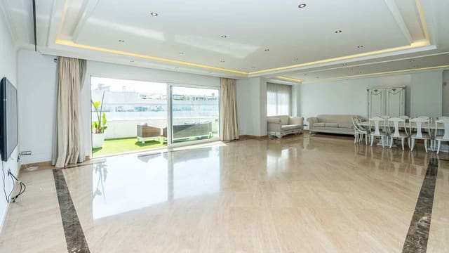 9 soveværelse Penthouse til salg i Puerto Banus, Marbella med swimmingpool - € 4.000.000 (Ref: 9204687)