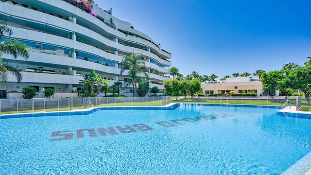 9 soveværelse Penthouse til salg i Puerto Banus, Marbella med swimmingpool - € 4.000.000 (Ref: 9204687)