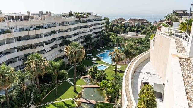9 soveværelse Penthouse til salg i Puerto Banus, Marbella med swimmingpool - € 4.000.000 (Ref: 9204687)