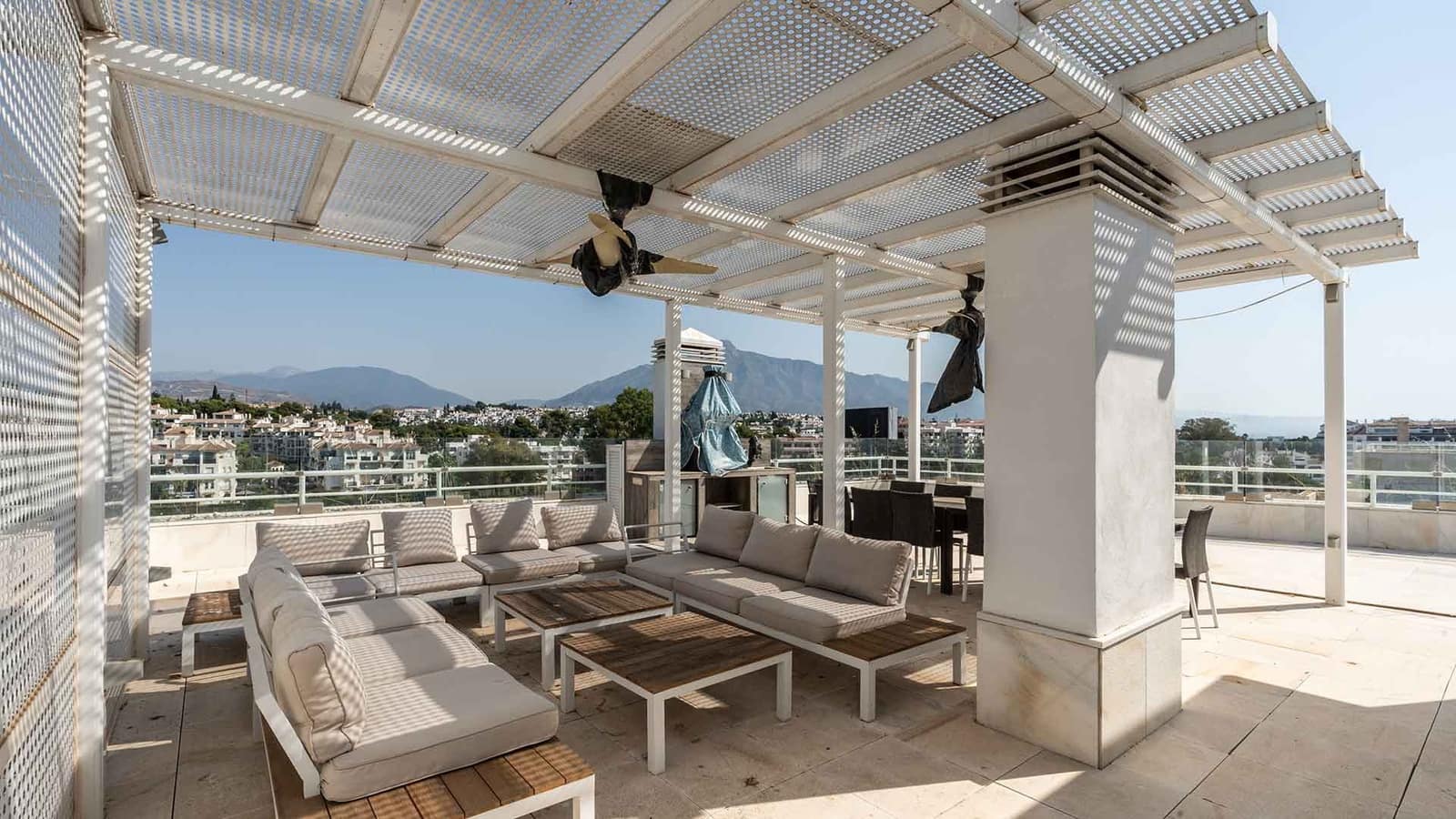 9 soveværelse Penthouse til salg i Puerto Banus med swimmingpool - € 4.000.000 (Ref: 9204687)