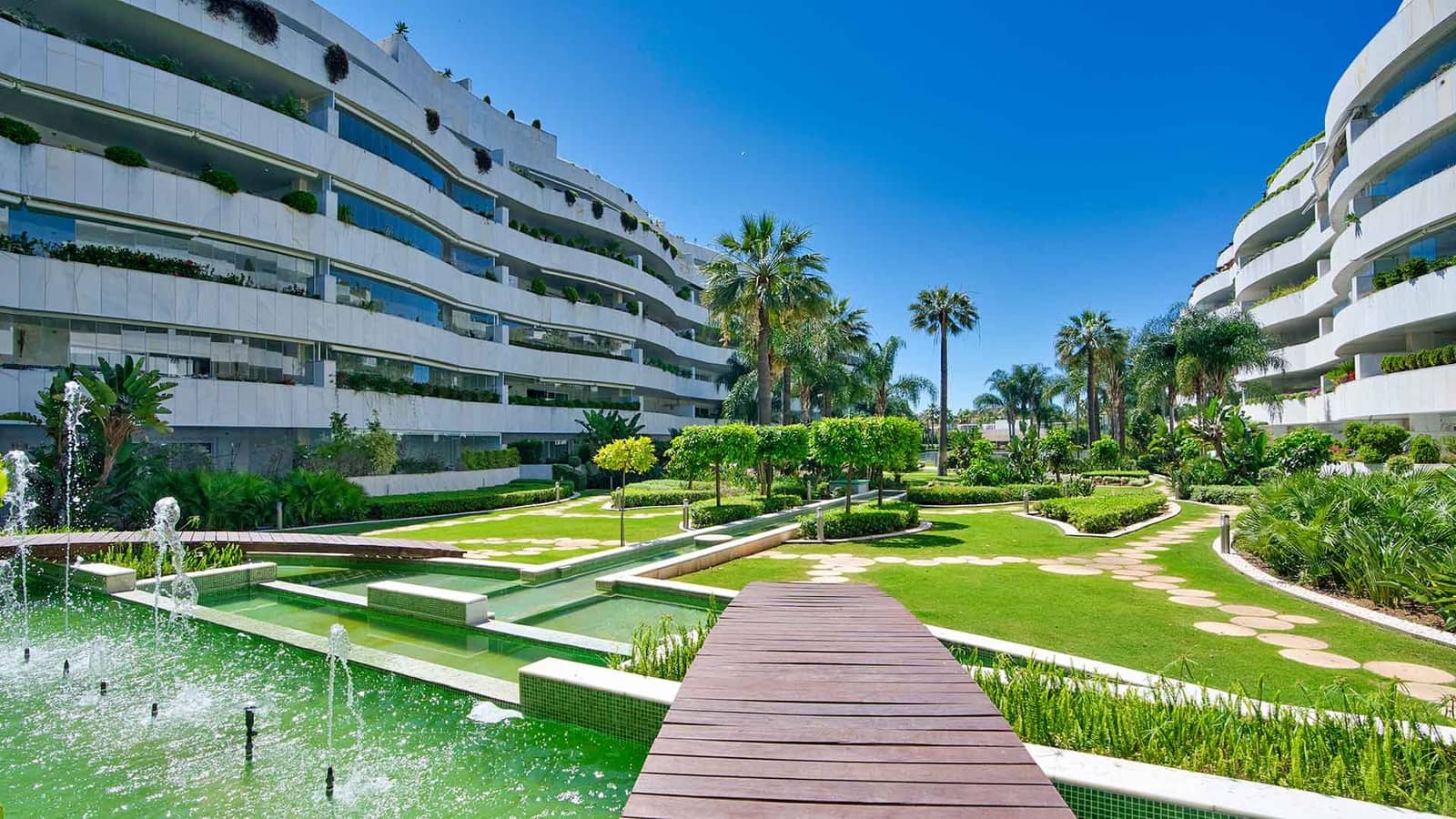 9 soveværelse Penthouse til salg i Puerto Banus med swimmingpool - € 4.000.000 (Ref: 9204687)