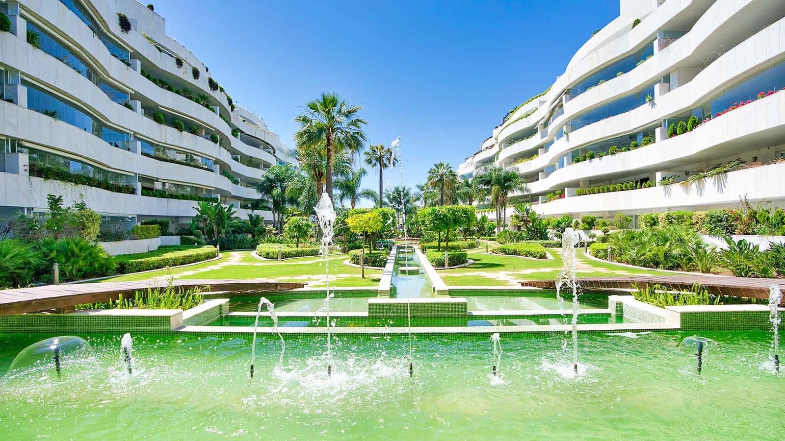 9 soveværelse Penthouse til salg i Puerto Banus med swimmingpool - € 4.000.000 (Ref: 9204687)