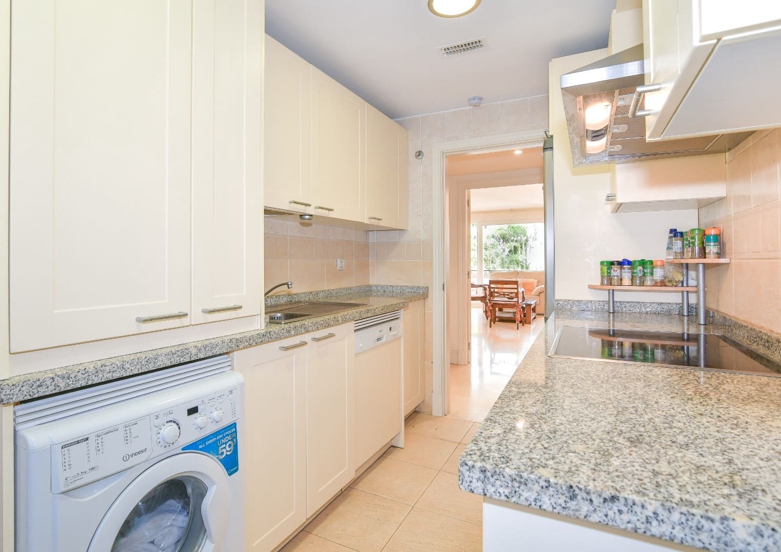 2 soveværelse Lejlighed til salg i Golden Mile med swimmingpool - € 950.000 (Ref: 9208405)